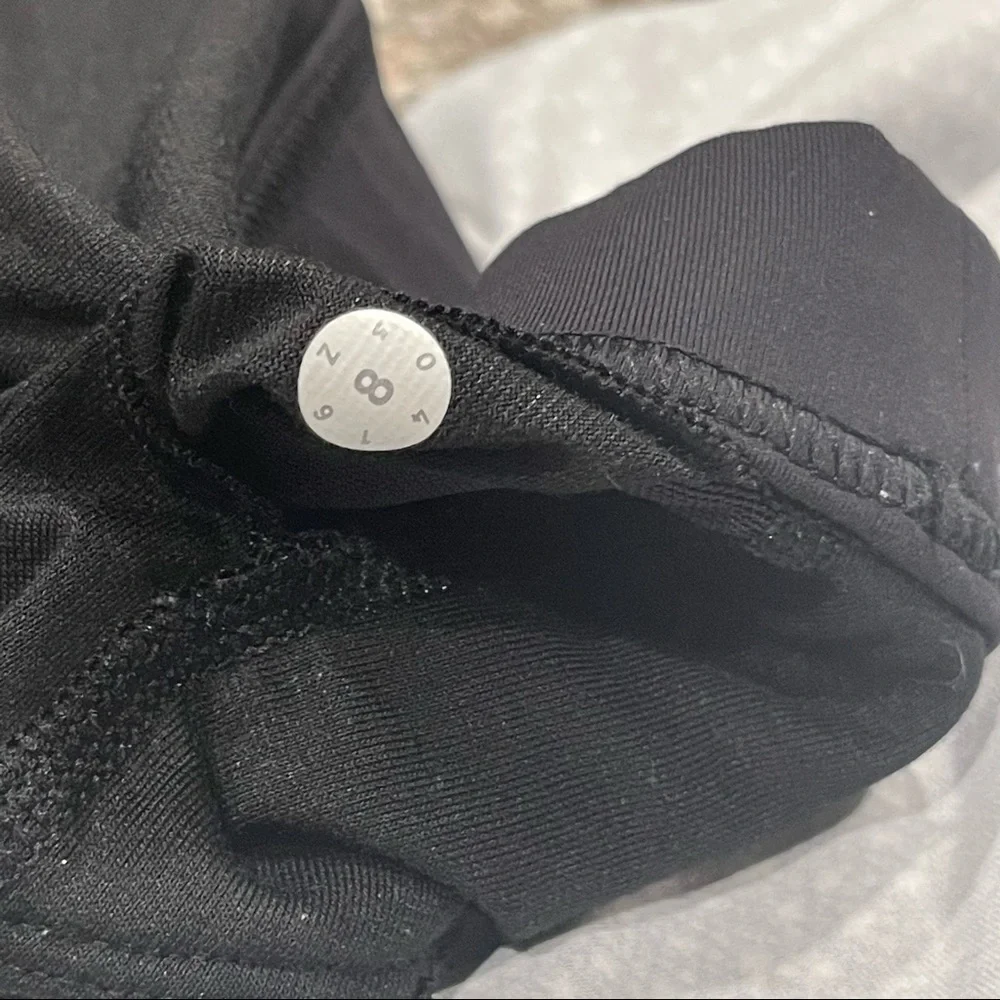 Lululemon Hit It Tank Frozen Fizz White Black Size 8 - Picture 8 of 8